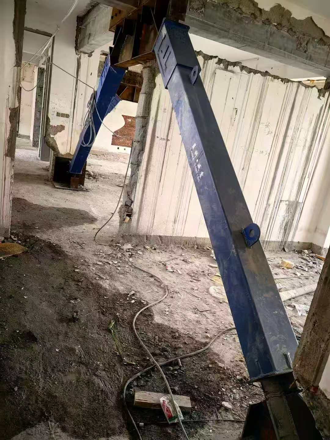 港南柱子粘钢加固施工工艺